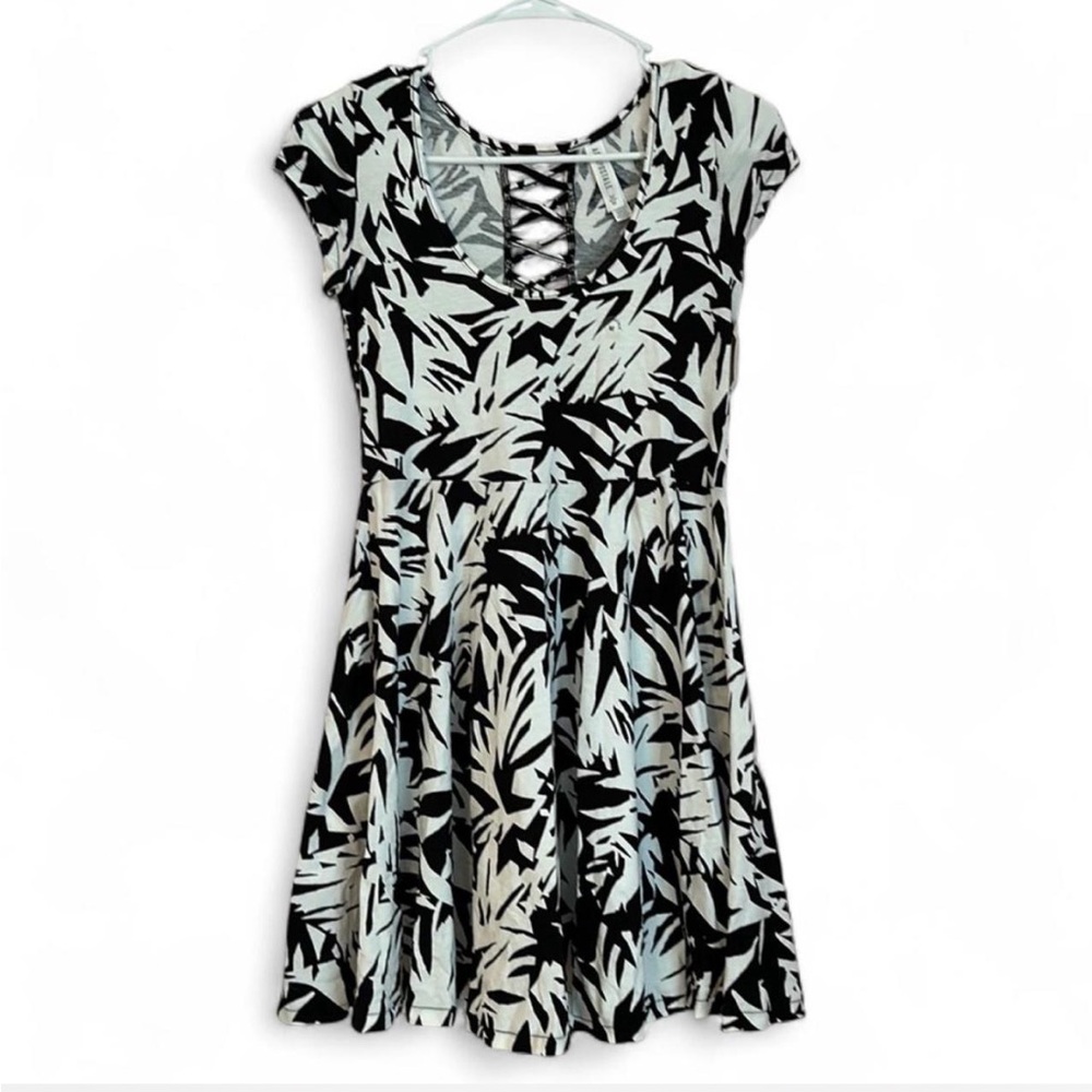 NWT Aeropostale Mini/skater dress size medium black/white